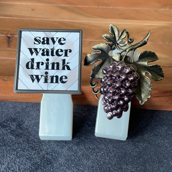 Save water drink wine & grape wallflower plug